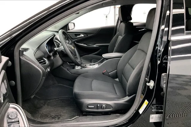 Used 2024 Mosaic Black Metallic Chevrolet RS image 22