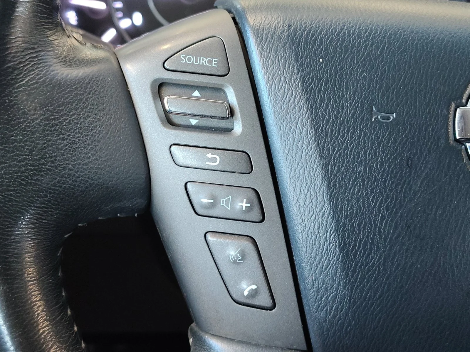 Used 2017 Forged Copper Nissan SL image 18