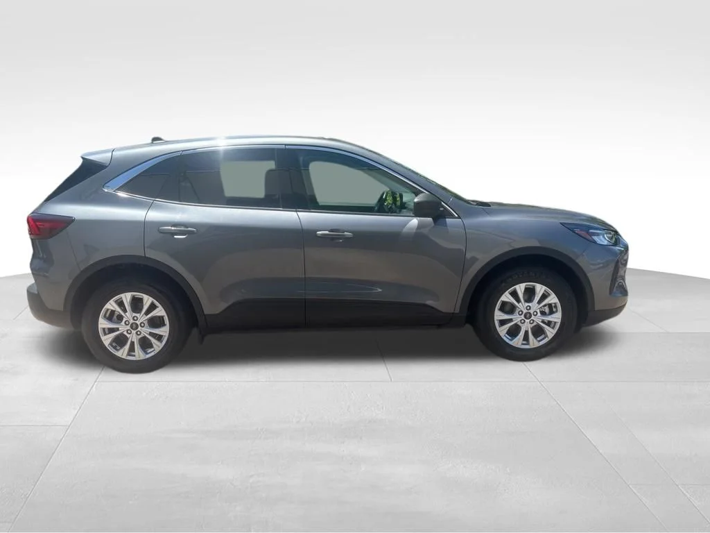 Used 2024 Gray Ford Active image 9