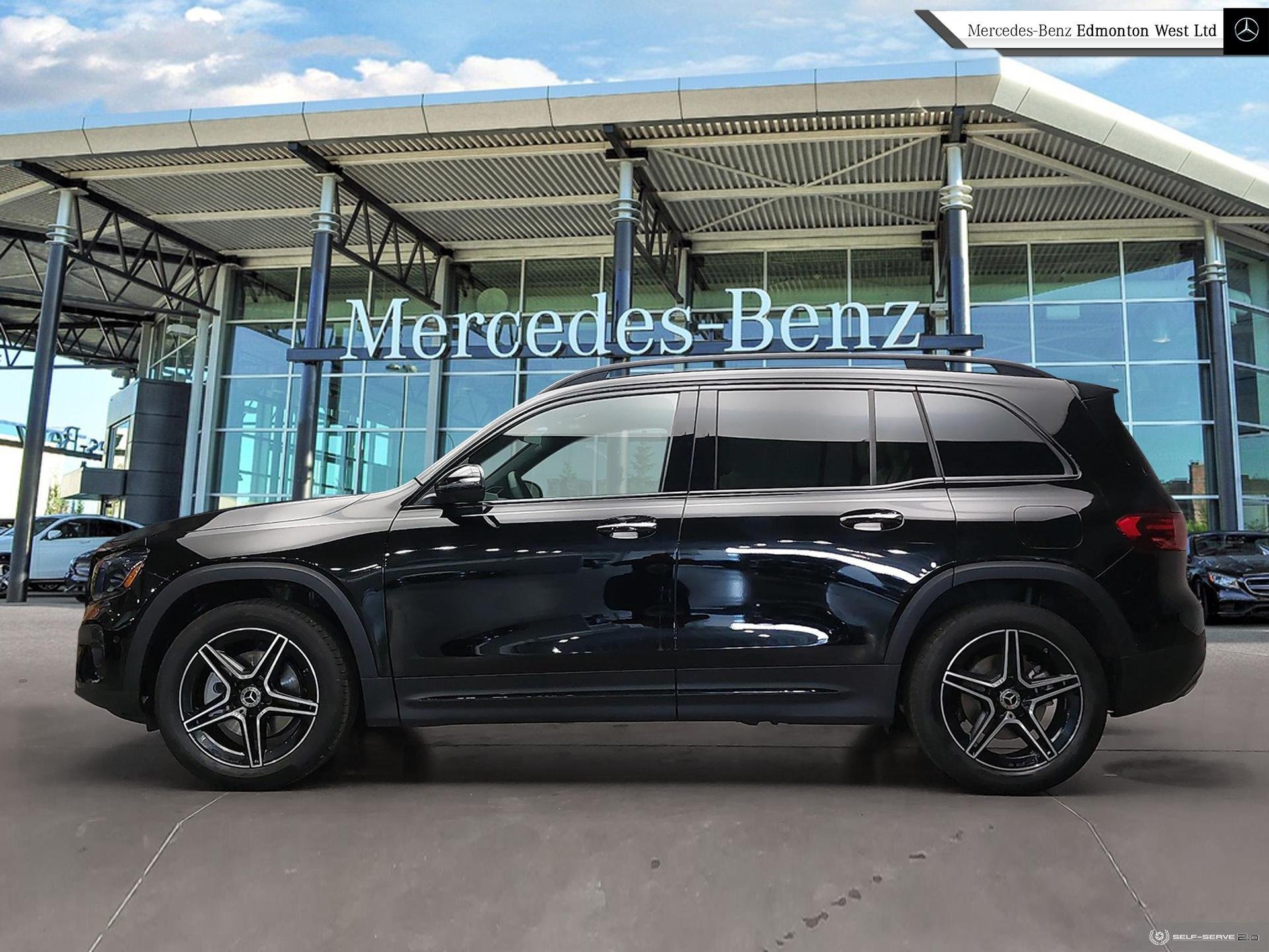 2025 Mercedes Benz GLB 250 4MATIC photo 3