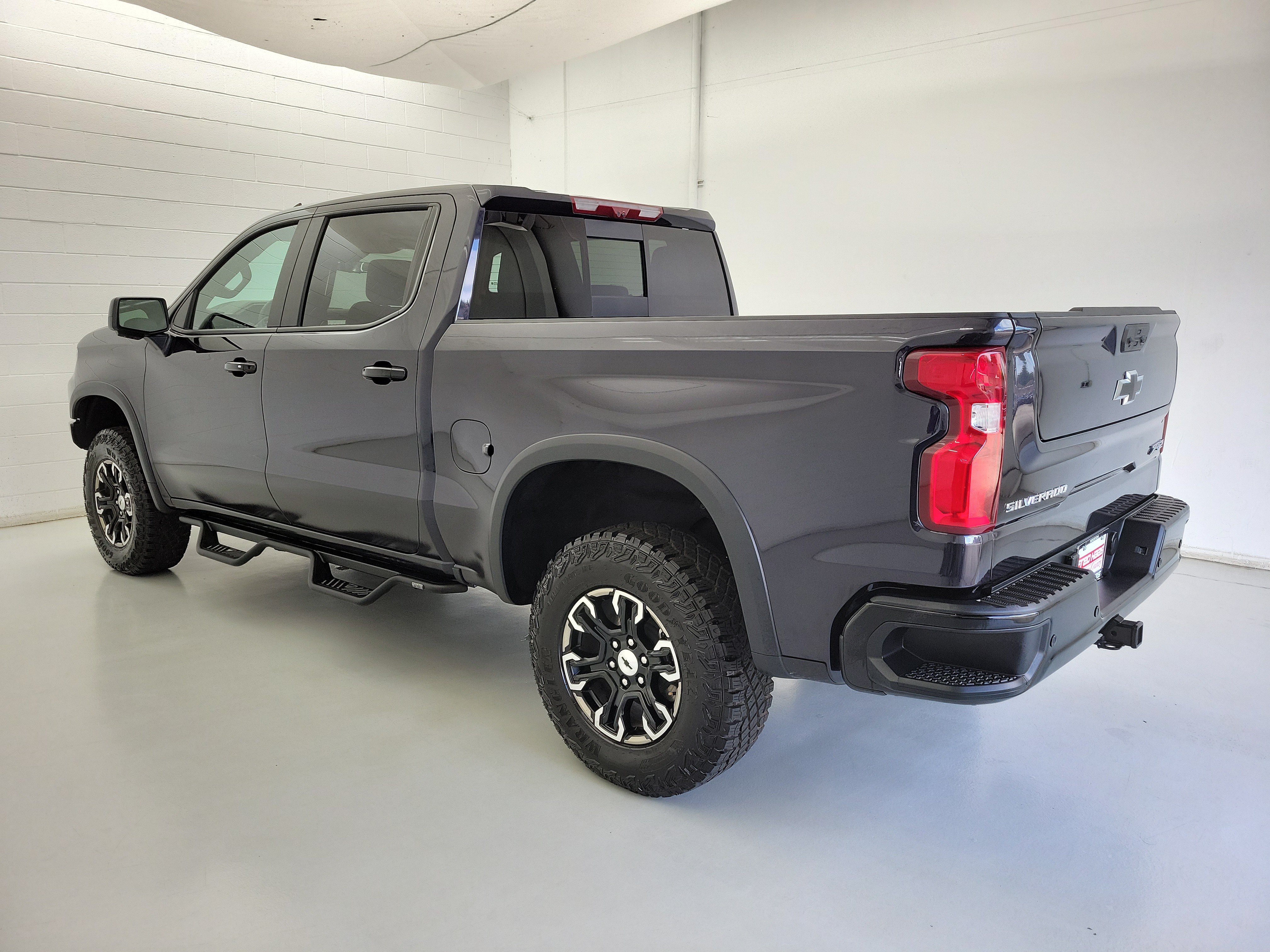 Used 2023 Dark Ash Metallic Chevrolet ZR2 image 7
