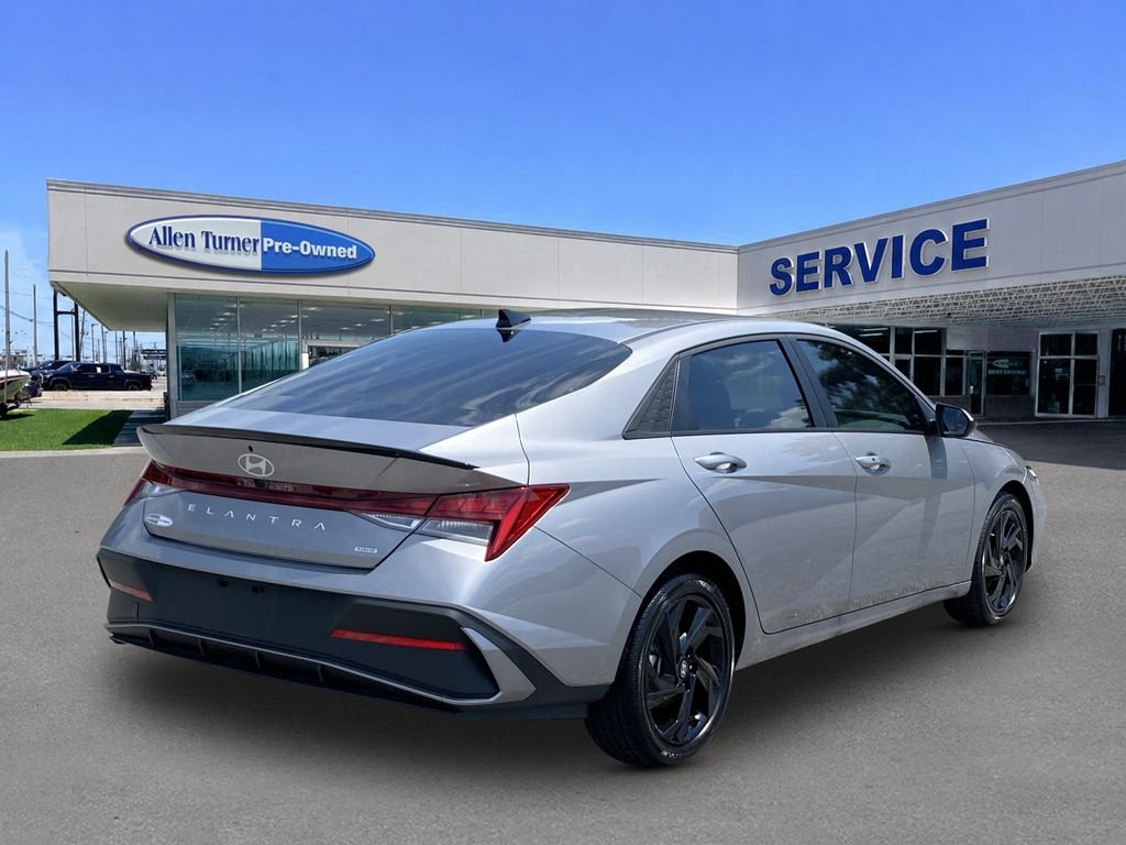 Used 2026 Fluid Metal Hyundai SEL Sport image 7