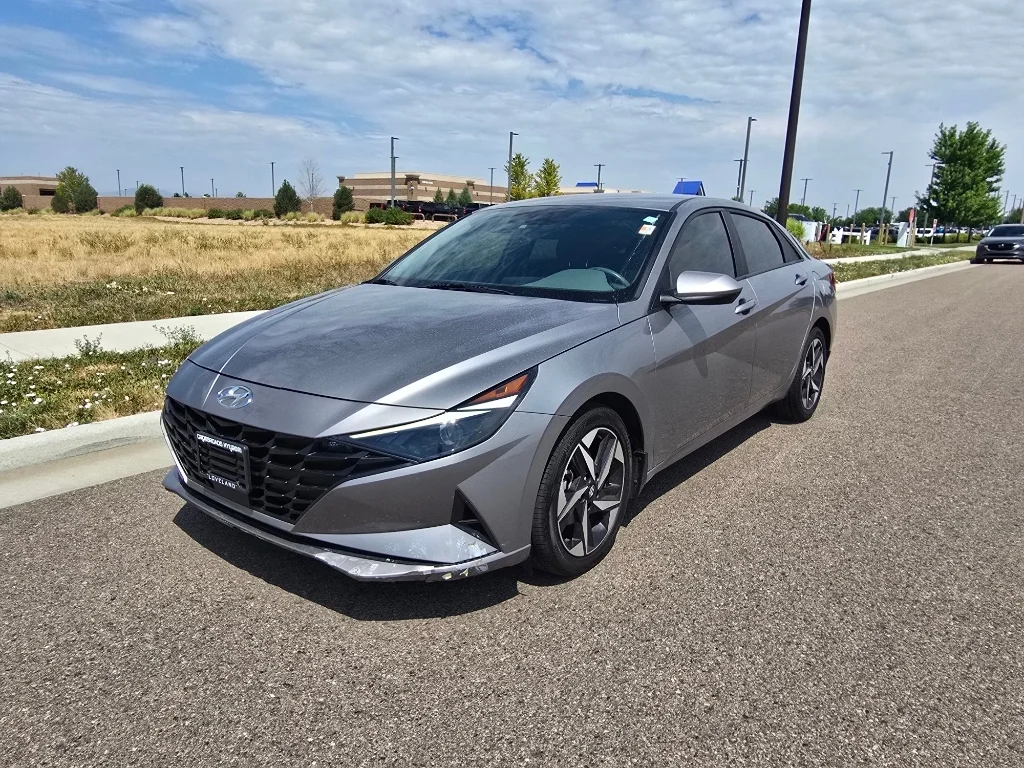 Used 2023 Fluid Metal Hyundai SEL image 1