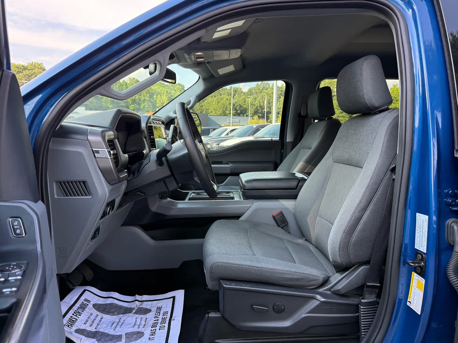 Used 2024 Atlas Blue Metallic Ford XLT image 13