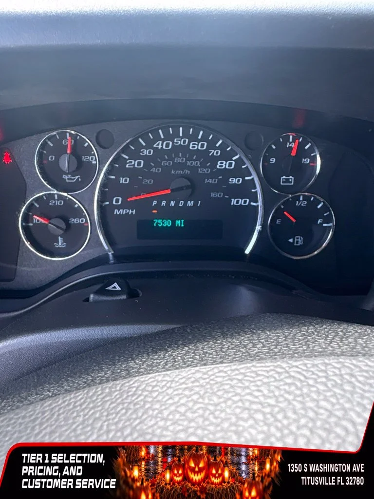 Used 2025 Summit White GMC Work Van image 9