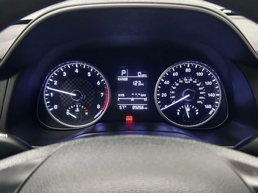 Used 2019 Red Hyundai SE image 19