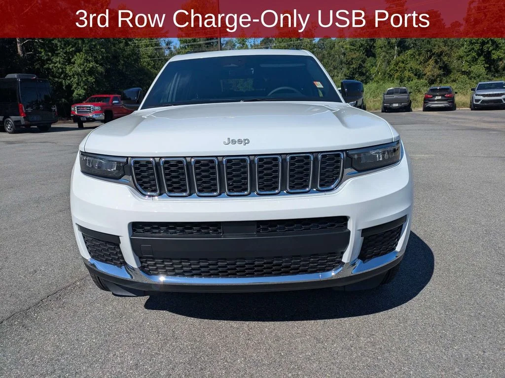 New 2026 Bright White Clear-Coat Exterior Paint Jeep Laredo X image 12