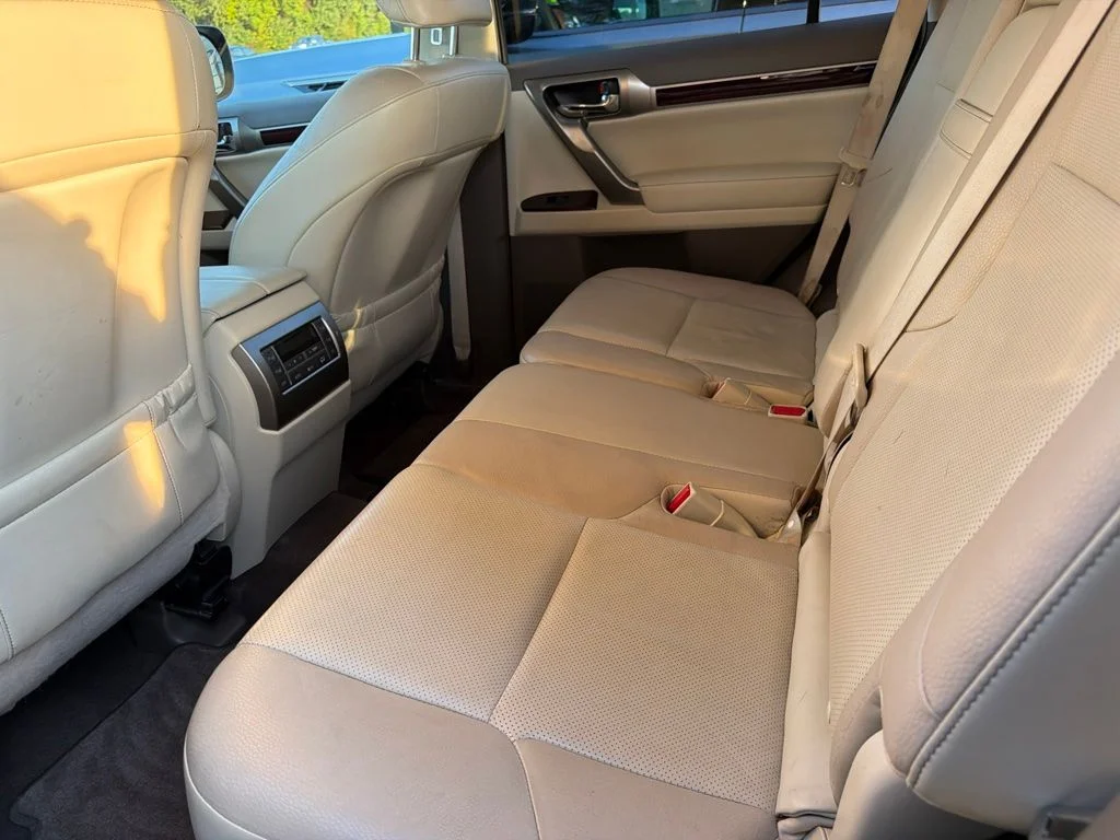Used 2018 Starfire Pearl Lexus 460 image 4
