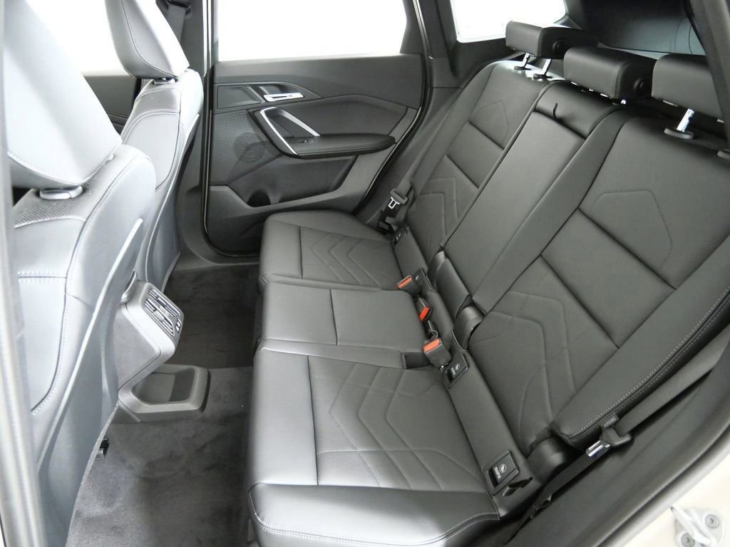 Used 2026 Dune Grey Metallic BMW xDrive28i image 31