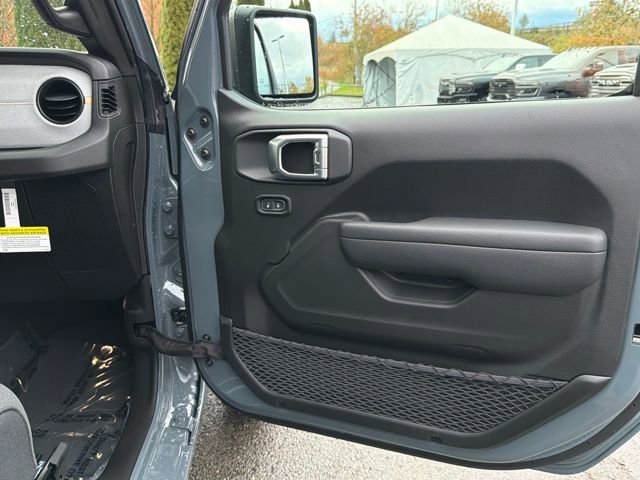 New 2026 Anvil Clear-Coat Exterior Paint Jeep Sport S image 25