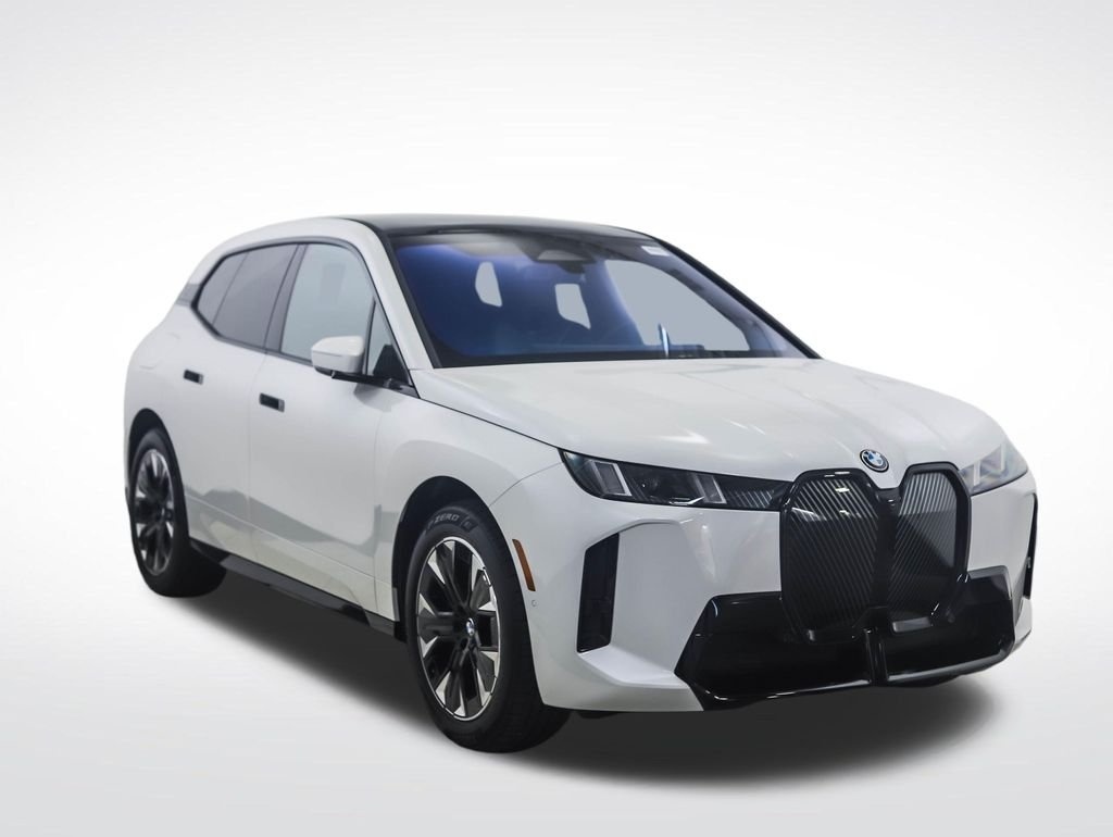 Used 2026 White Metallic BMW xDrive45 image 7