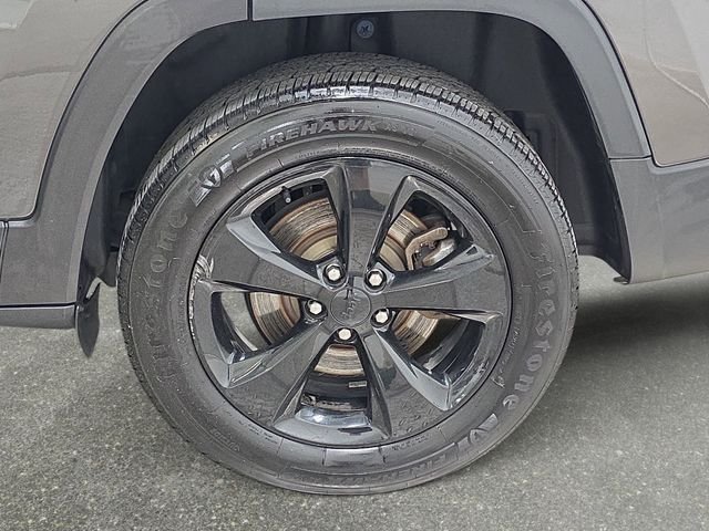Used 2016 Granite Crystal Metallic Clearcoat Jeep Limited image 32