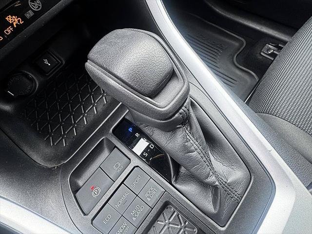 Certified Used 2022 MAGNETIC GRAY MET. Toyota  image 16