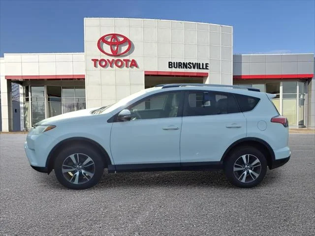 Certified Used 2017 SUPER WHITE Toyota  image 7