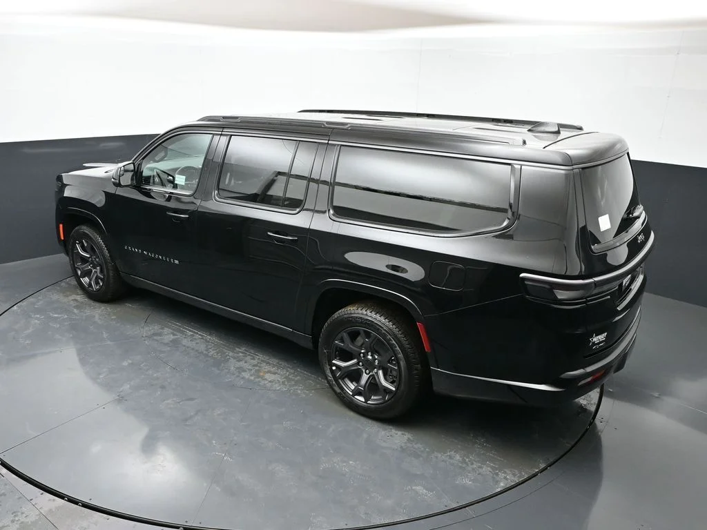 New 2026 High Gloss Black Exterior Paint Jeep Limited Altitude image 39