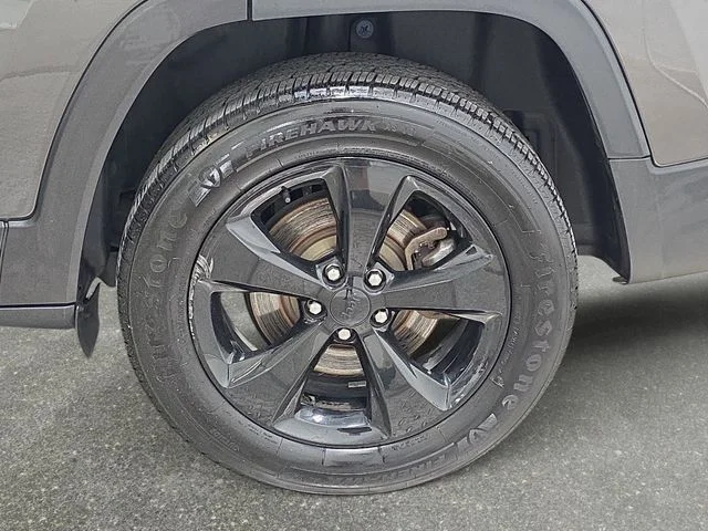 Used 2016 Granite Crystal Metallic Clearcoat Jeep Limited image 32