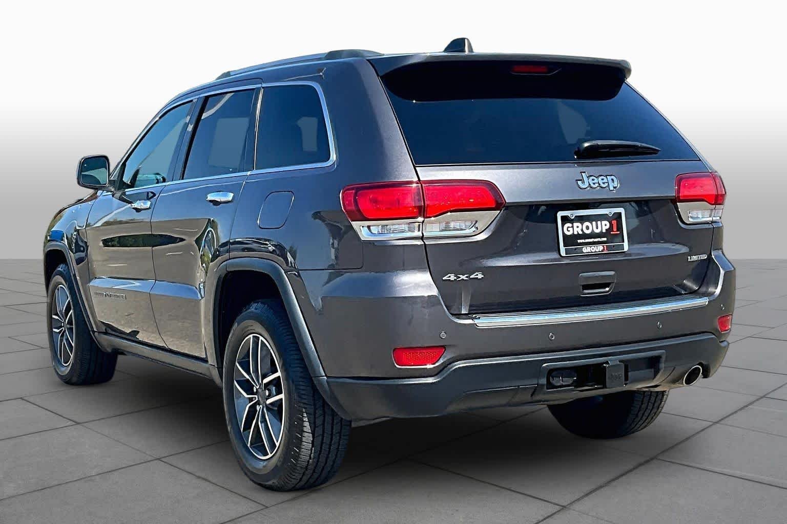 Used 2020 Granite Crystal Metallic Clearcoat Jeep Limited image 11