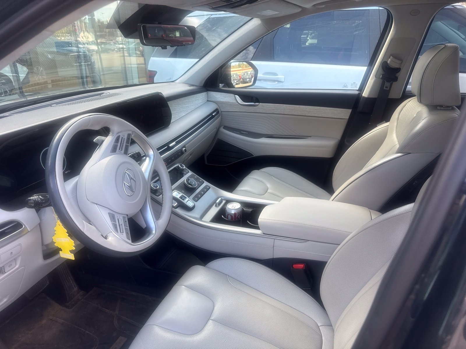 Used 2023 White Hyundai Calligraphy image 2