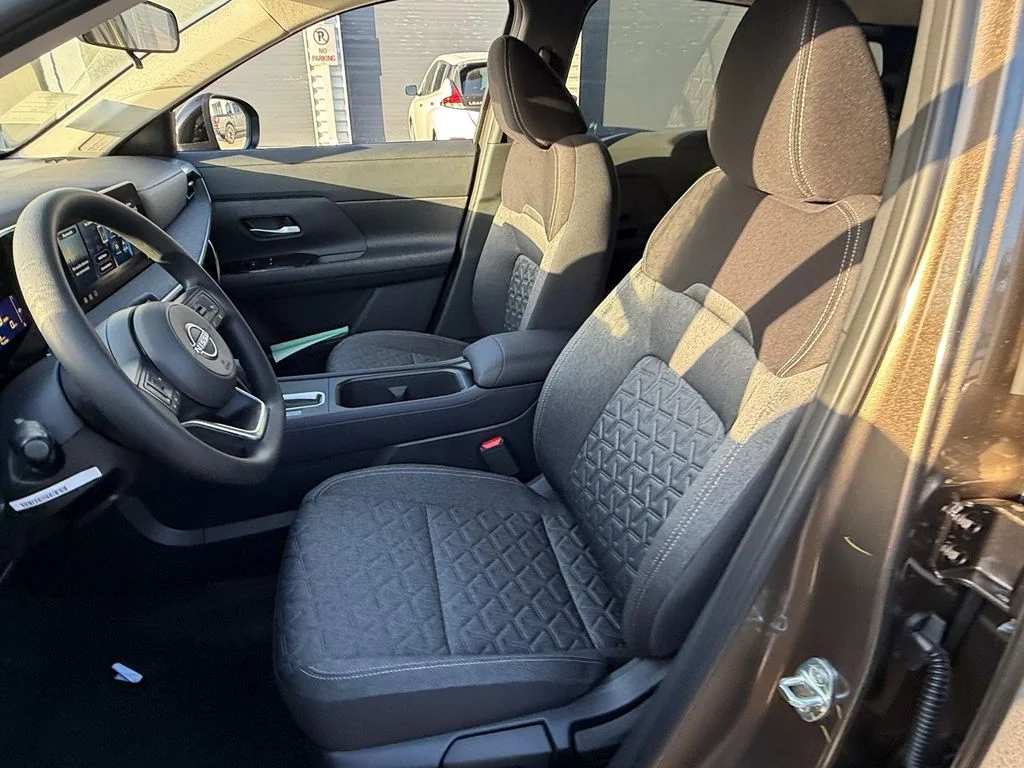 New 2026 Canyon Bronze Metallic Nissan SV image 5