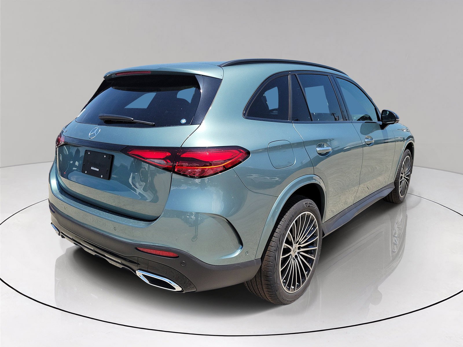 New 2026 Verde Silver Metallic Mercedes-Benz GLC 300 image 36