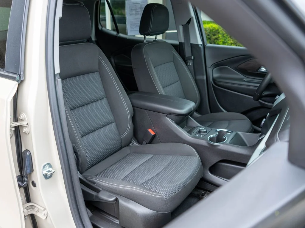 Used 2023 Beige GMC SLE image 9