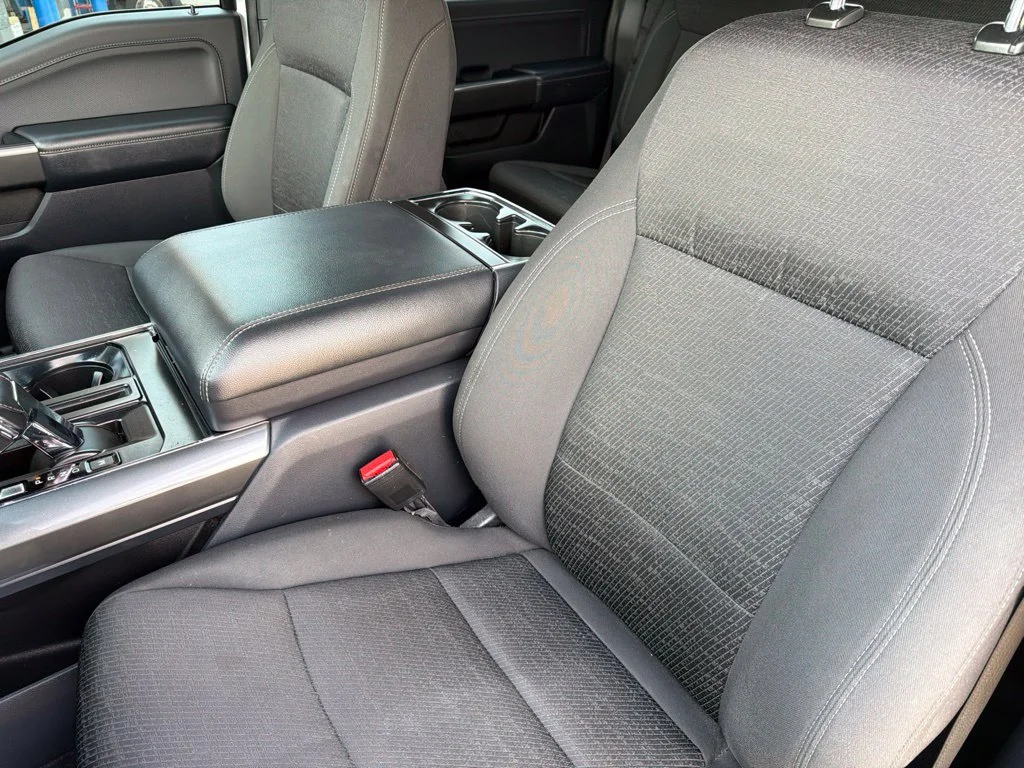 Used 2023 Oxford White Ford XLT image 9