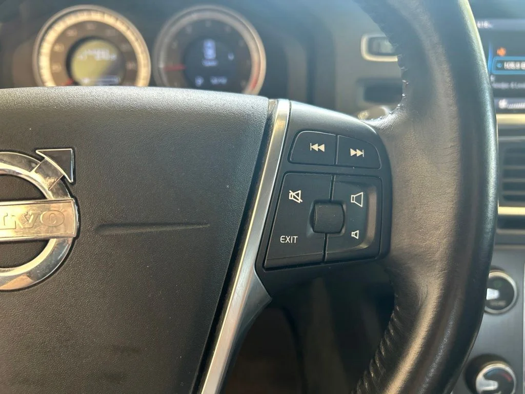 Used 2013  Volvo  image 38
