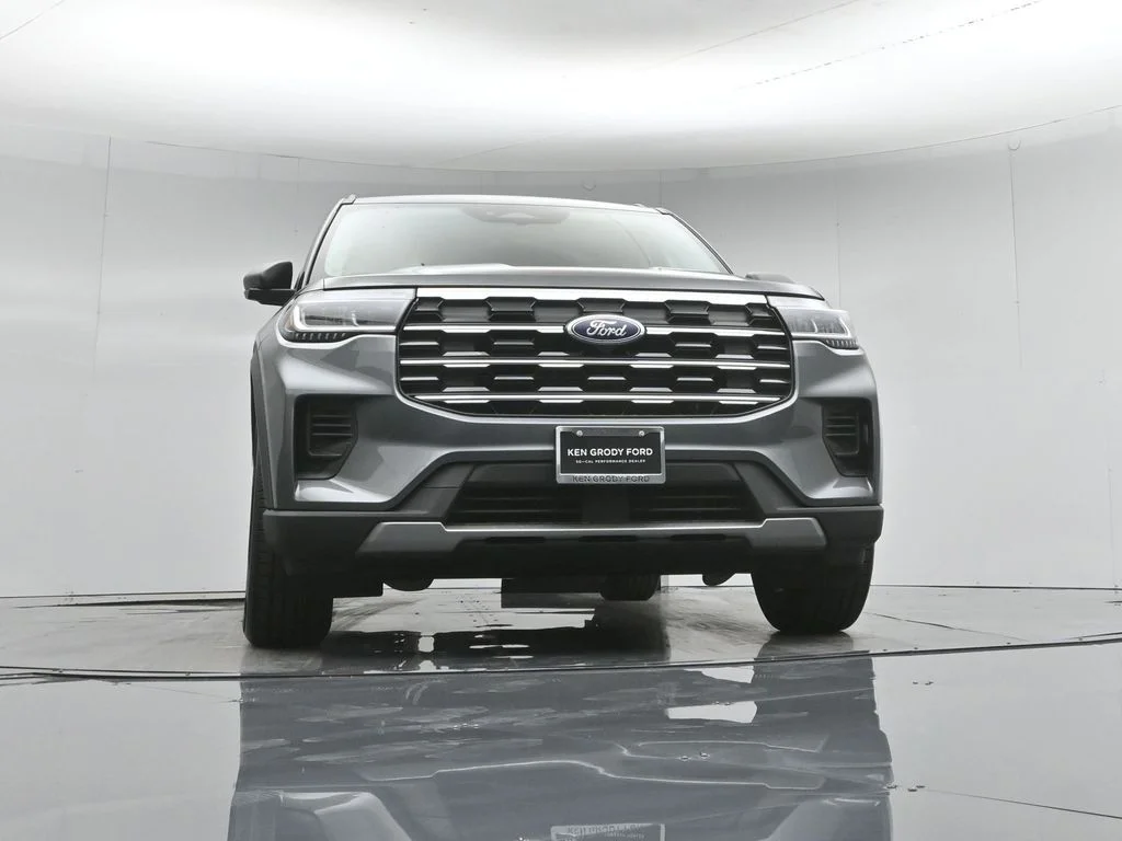 New 2026 Carbonized Gray Metallic Ford Active image 45