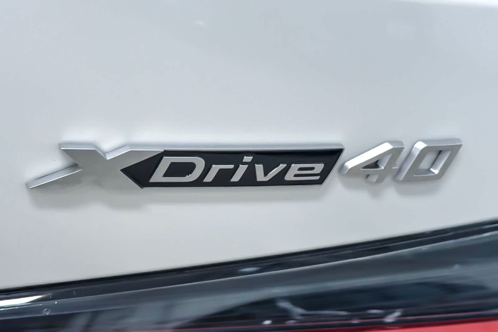 New 2026 Alpine White BMW xDrive40 image 25