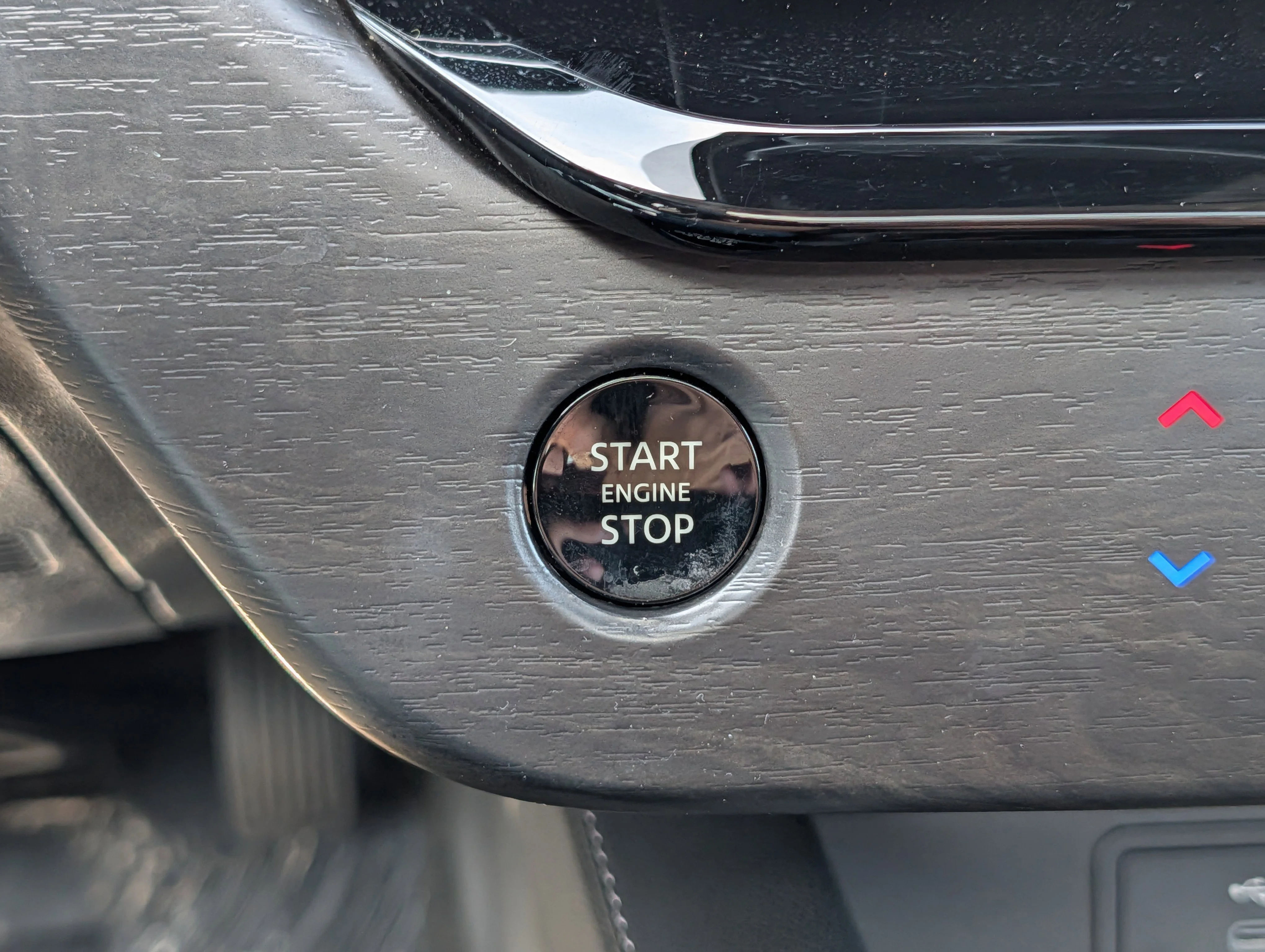 Used 2026 Super Black Nissan Platinum image 28