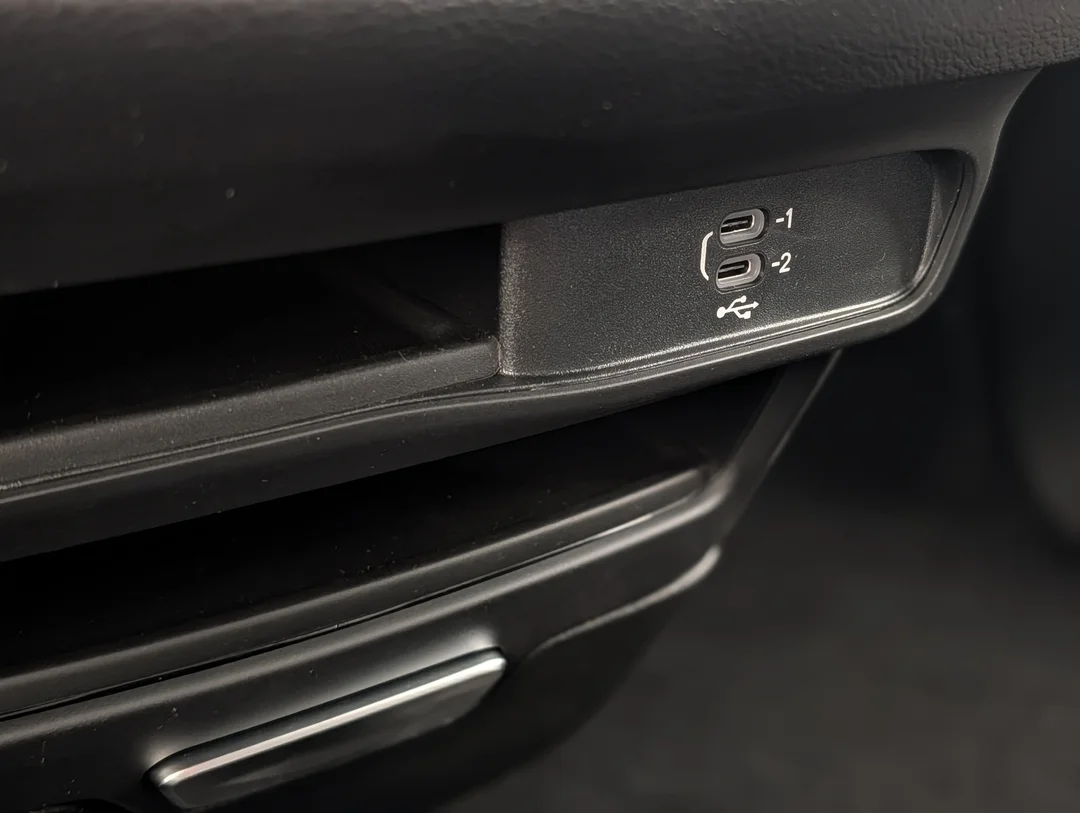 New 2027 Black Chrysler Select - - FWD - Stow n Go Seating - Adaptive Cruise - Apple CarPlay & More! image 21