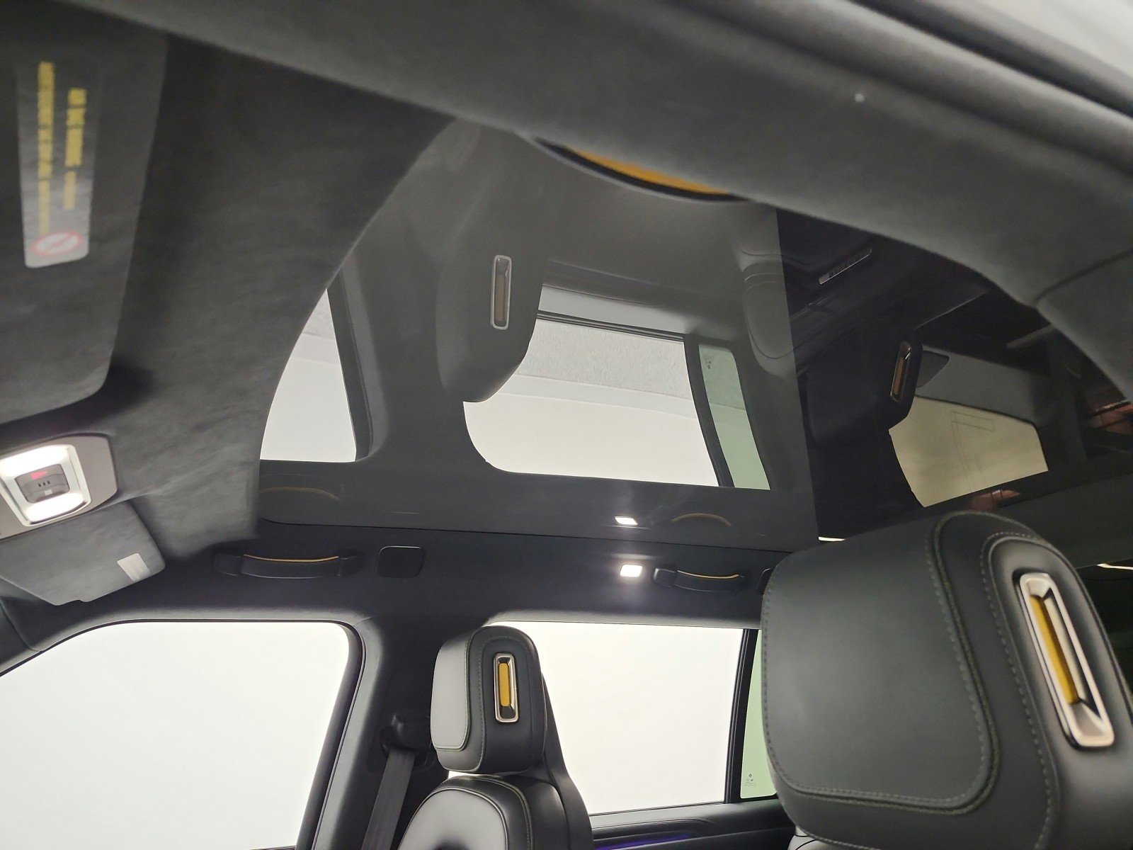 Used 2025 Glacier White Rivian Adventure image 11