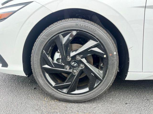 New 2026 White Hyundai SEL Sport image 7