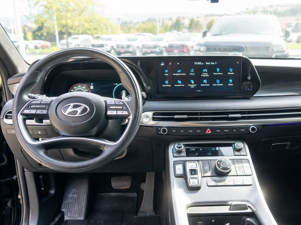 Used 2023 Black Hyundai Calligraphy image 17