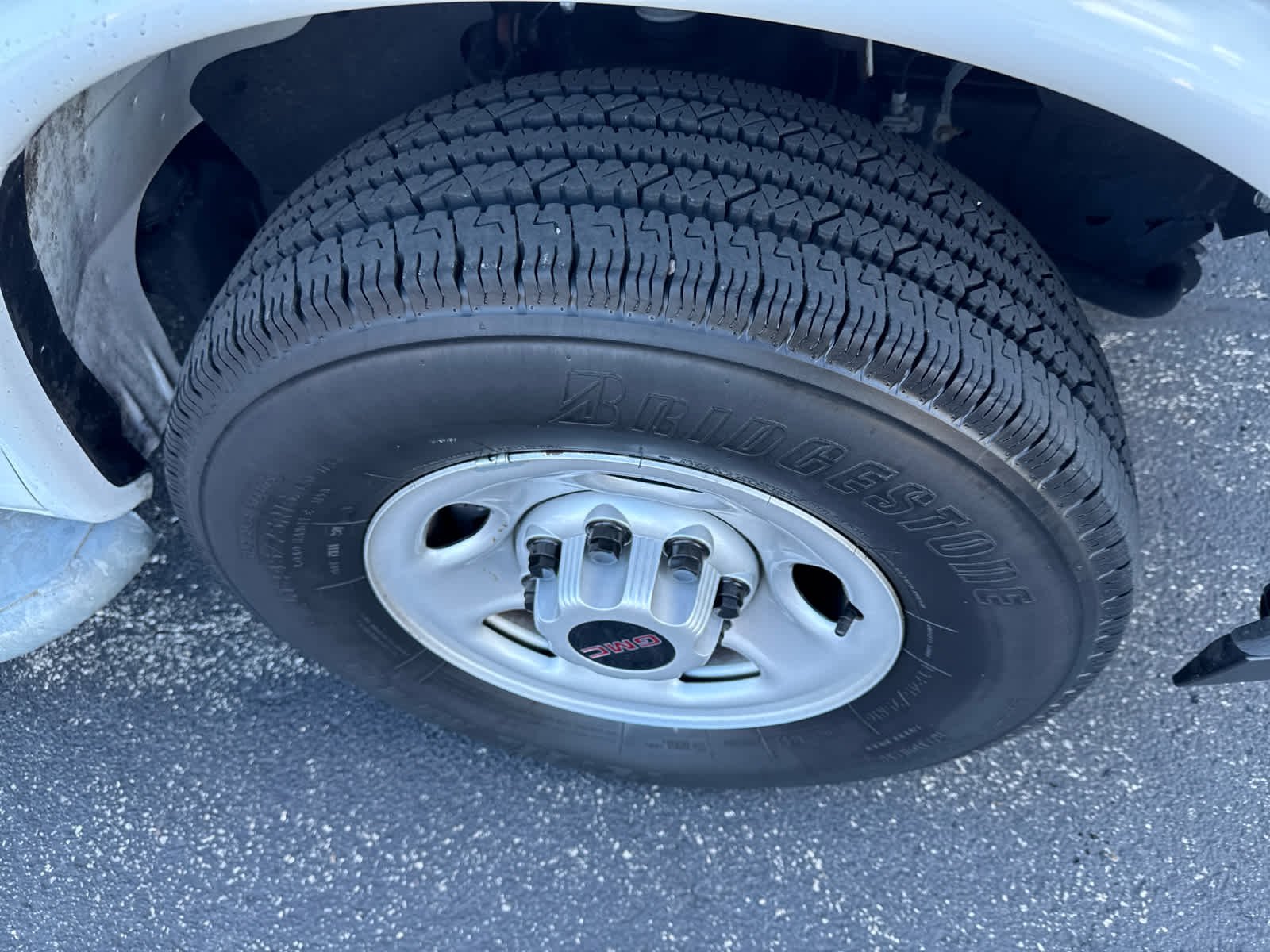 2024 GMC Savana Cargo Work Van - Photo 14