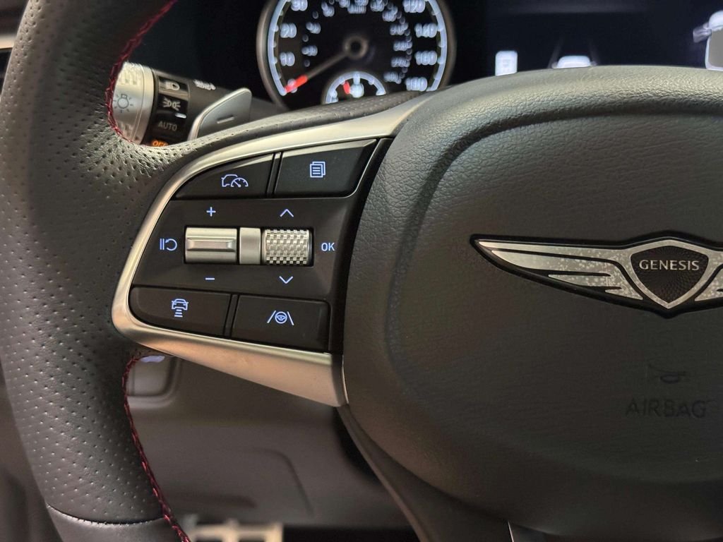 2024 GENESIS G70 Standard - Photo 15