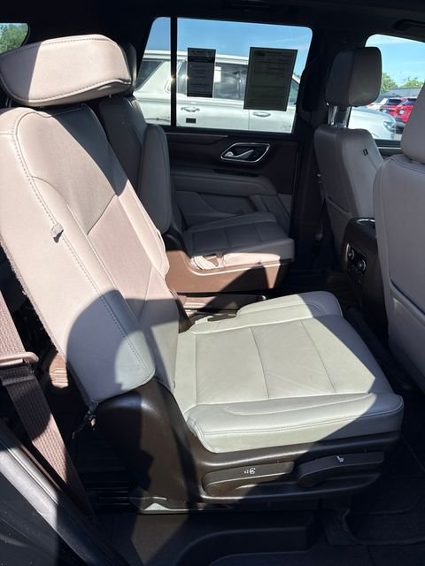 Used 2022 Black Chevrolet Z71 image 14