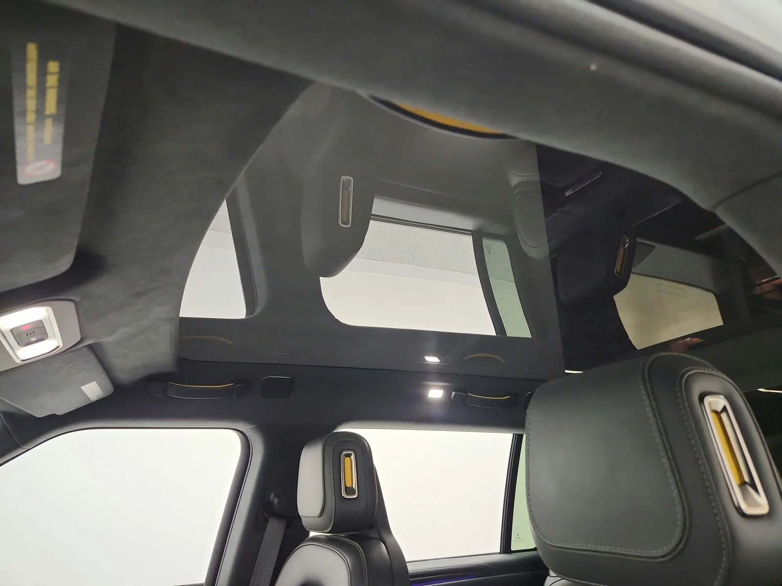 Used 2025  Rivian Adventure image 11