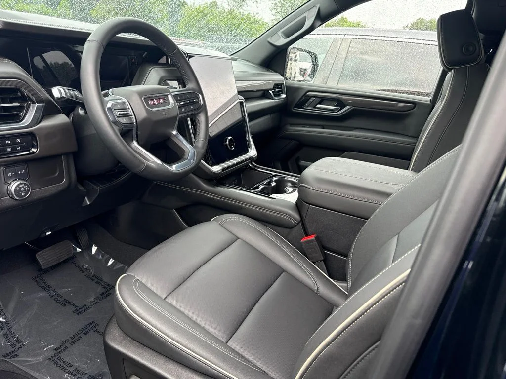 Used 2025 Black GMC Elevation image 3