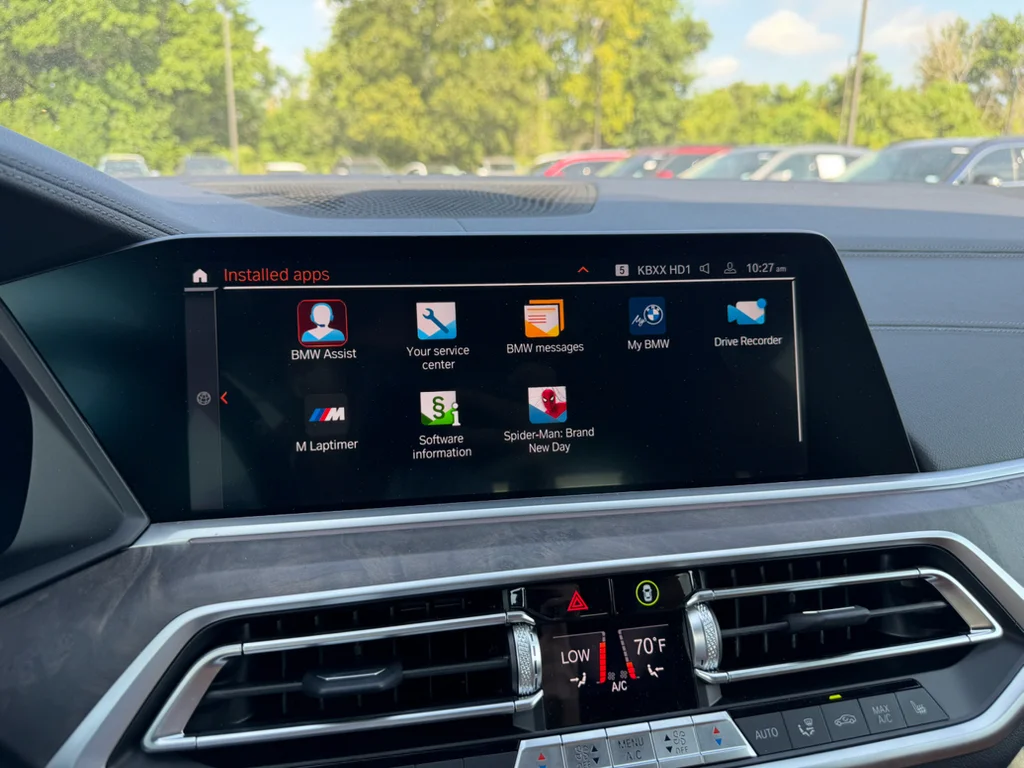 Used 2022 Jet Black BMW sDrive40i image 21