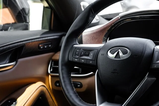 Used 2022 Black INFINITI Autograph image 22
