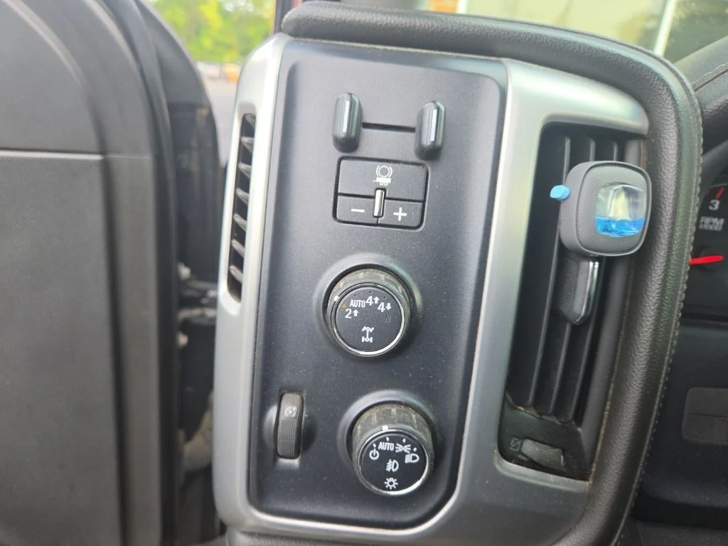 Used 2015 Black GMC SLT image 4
