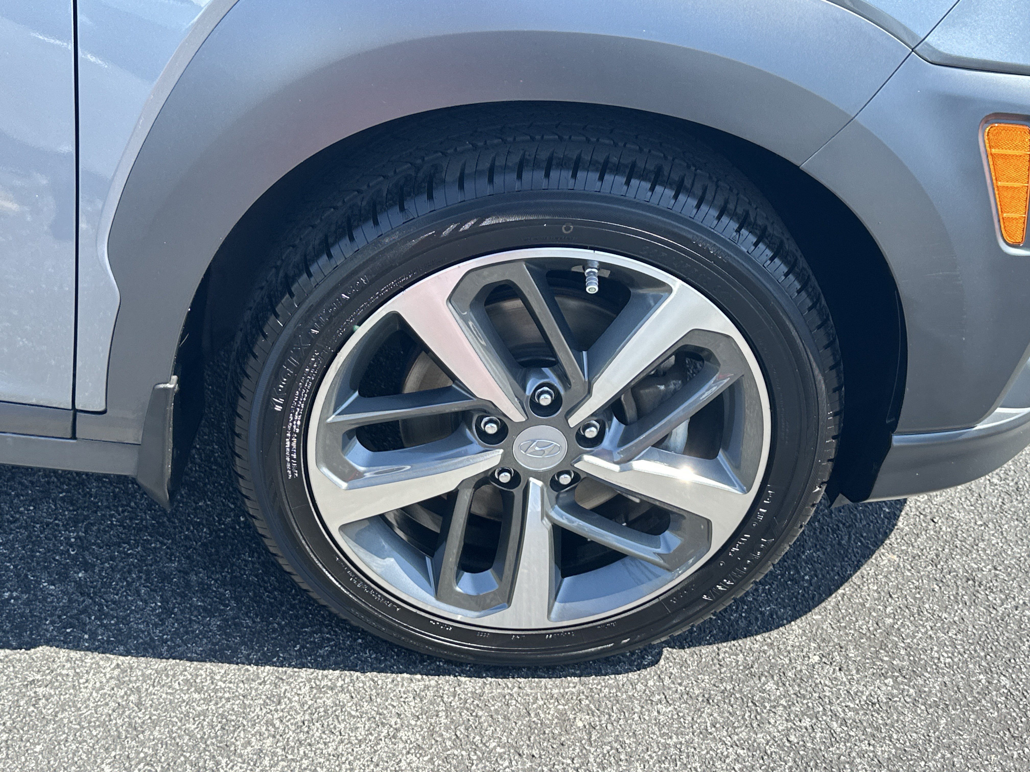 Used 2021 Sonic Silver Hyundai Ultimate image 14