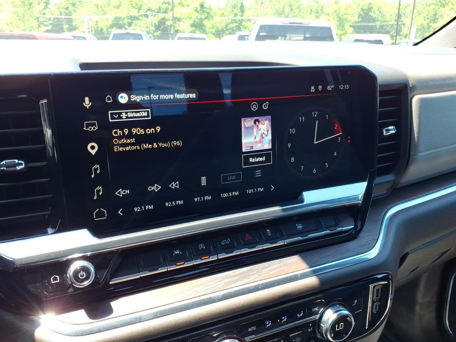 Used 2025 Onyx Black GMC SLT image 23