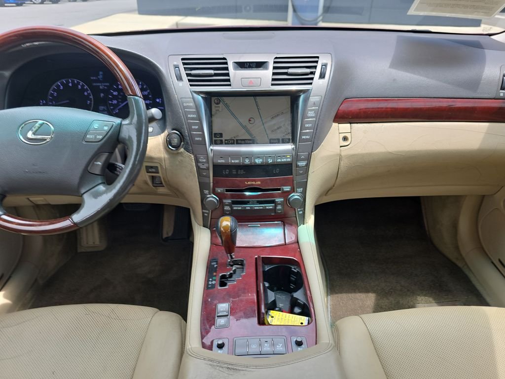 Used 2008  Lexus 460 image 13