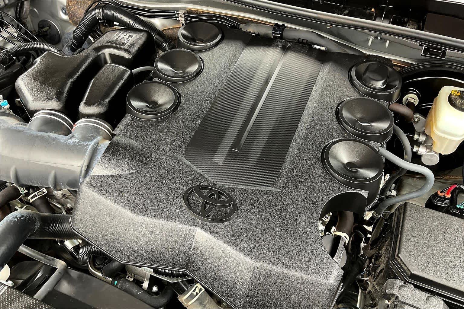 Used 2023 Classic Silver Metallic Toyota SR5 image 30
