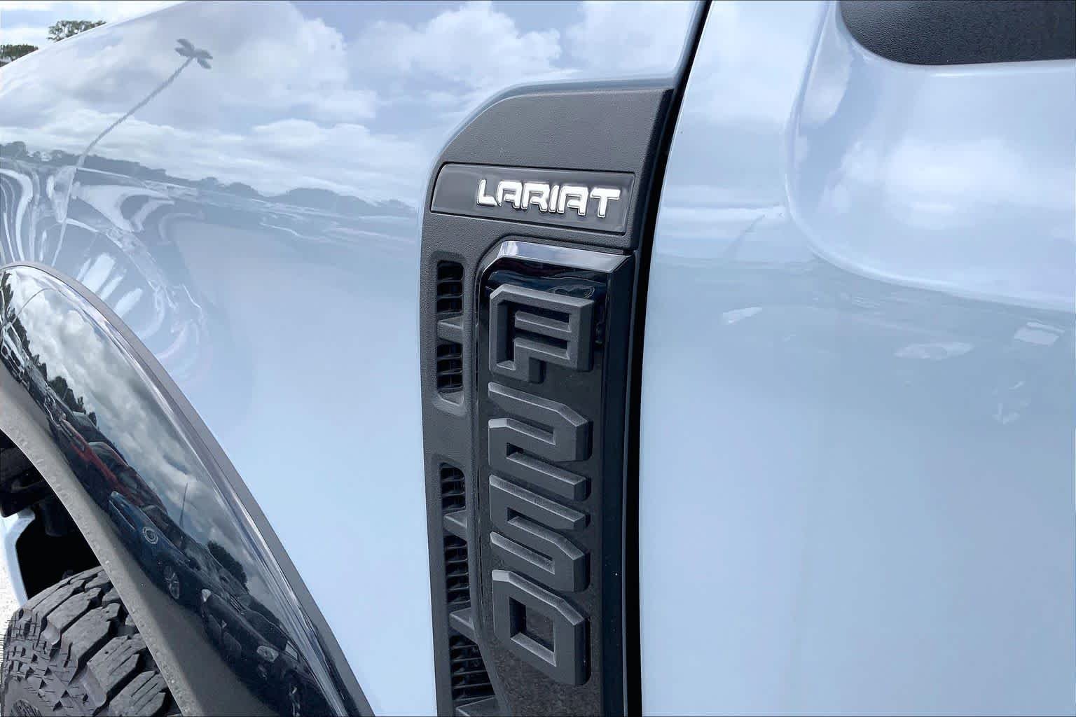New 2026 Glacier Gray Metallic Tri-Coat Ford F-250® Lariat® image 15