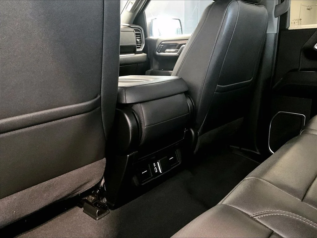 2024 GMC Sierra 1500 SLT - Photo 23
