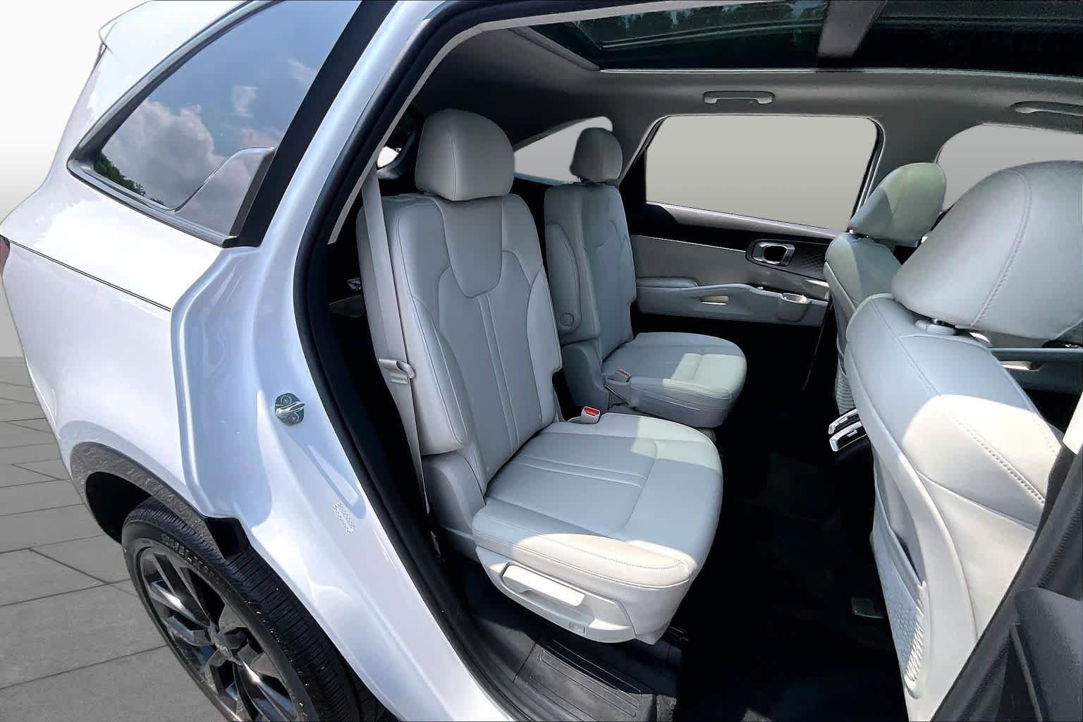 Used 2023 Glacial White Pearl Kia SX image 21