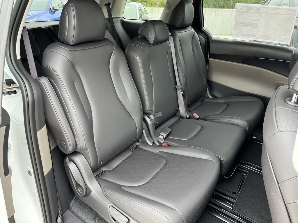 2026 Kia Carnival LXS - Photo 26
